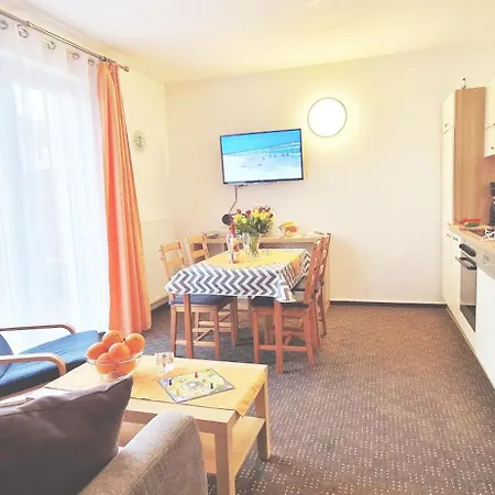 Ferienwohnung Altenkirchen * Altenkirchen (Mecklenburg-Vorpommern)